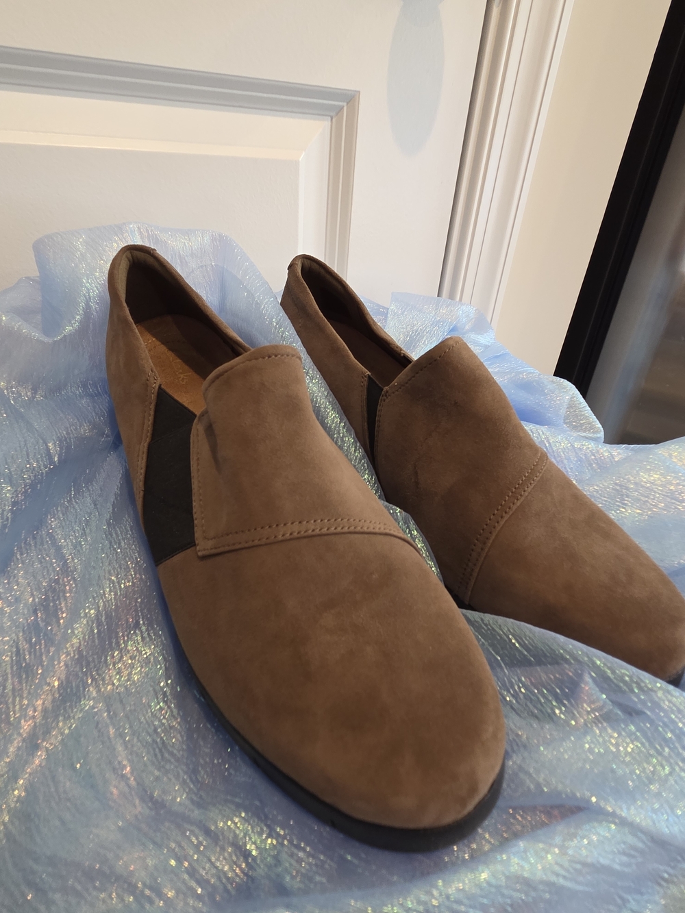 12W Clarks Brown Suede Slip-On Loafers - Picture 7 of 8